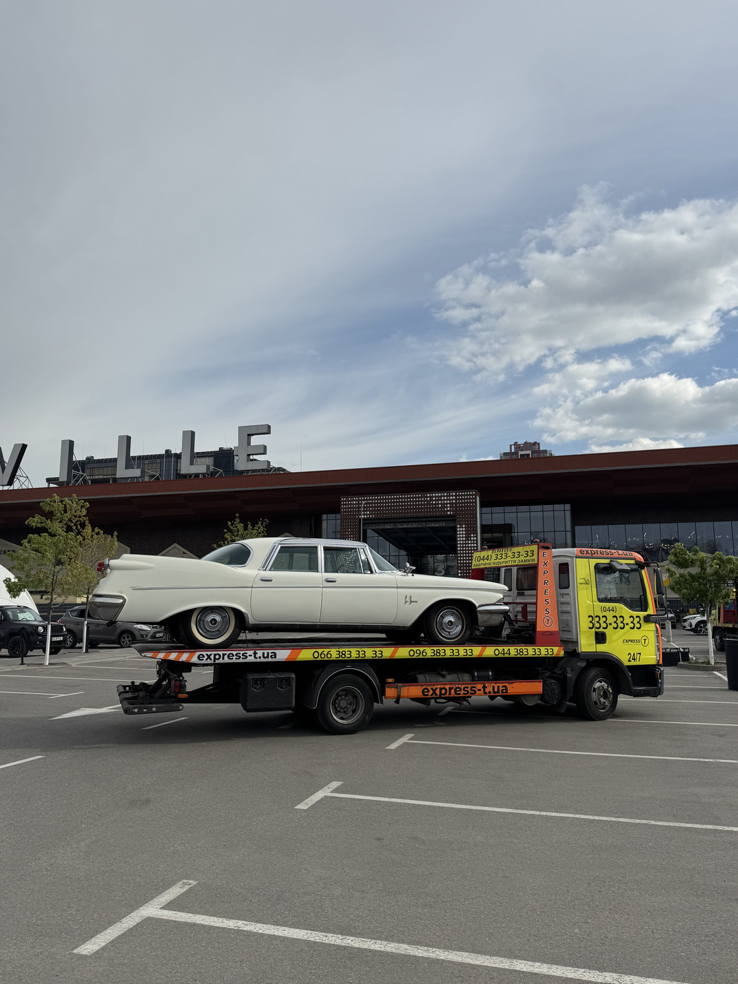 Перевезення спорткарів автовозом Одеса-Київ на Kyiv CarFest